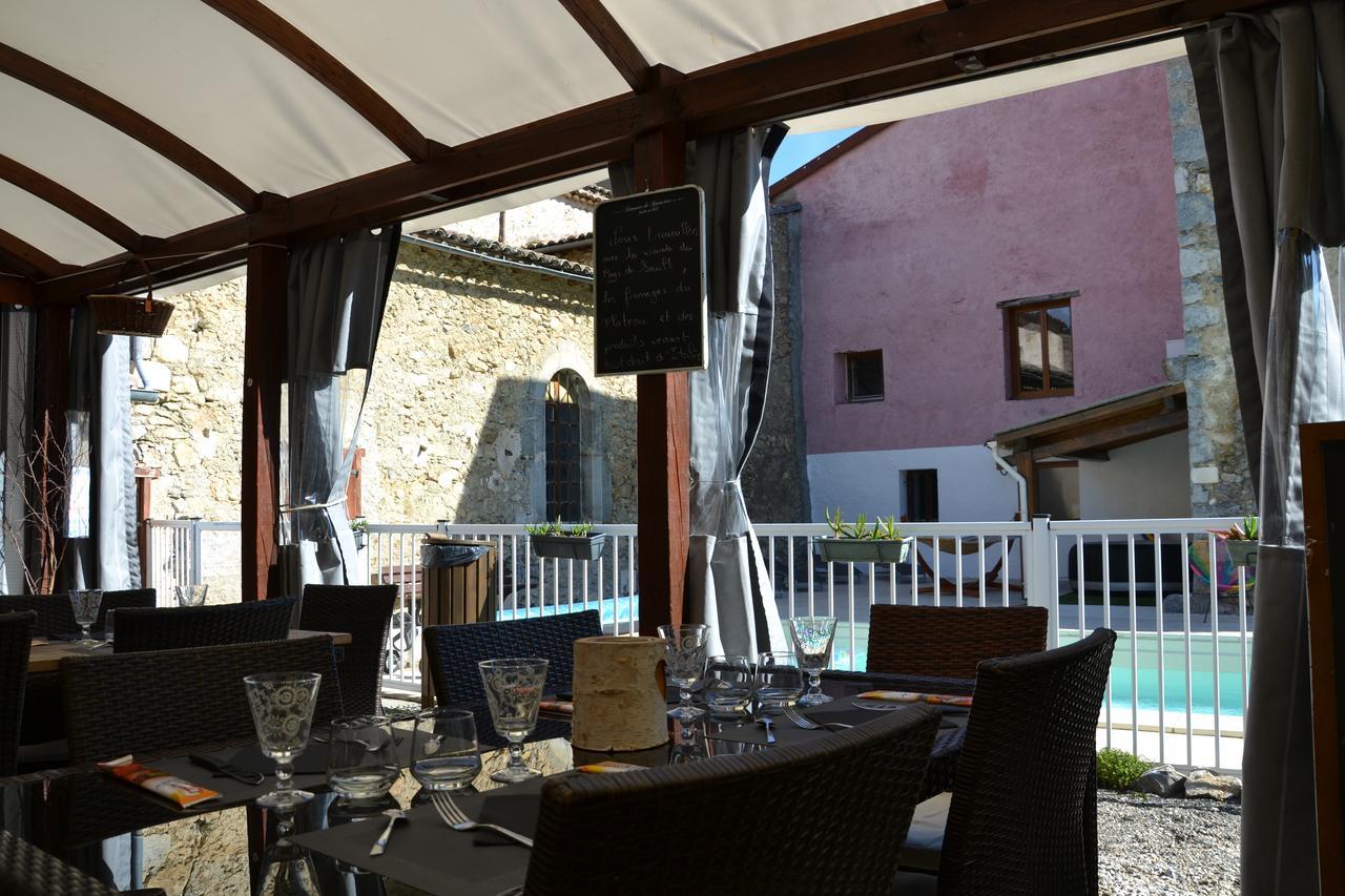 ホテルCamping La Mare Aux Fees Roquefeuil エクステリア 写真