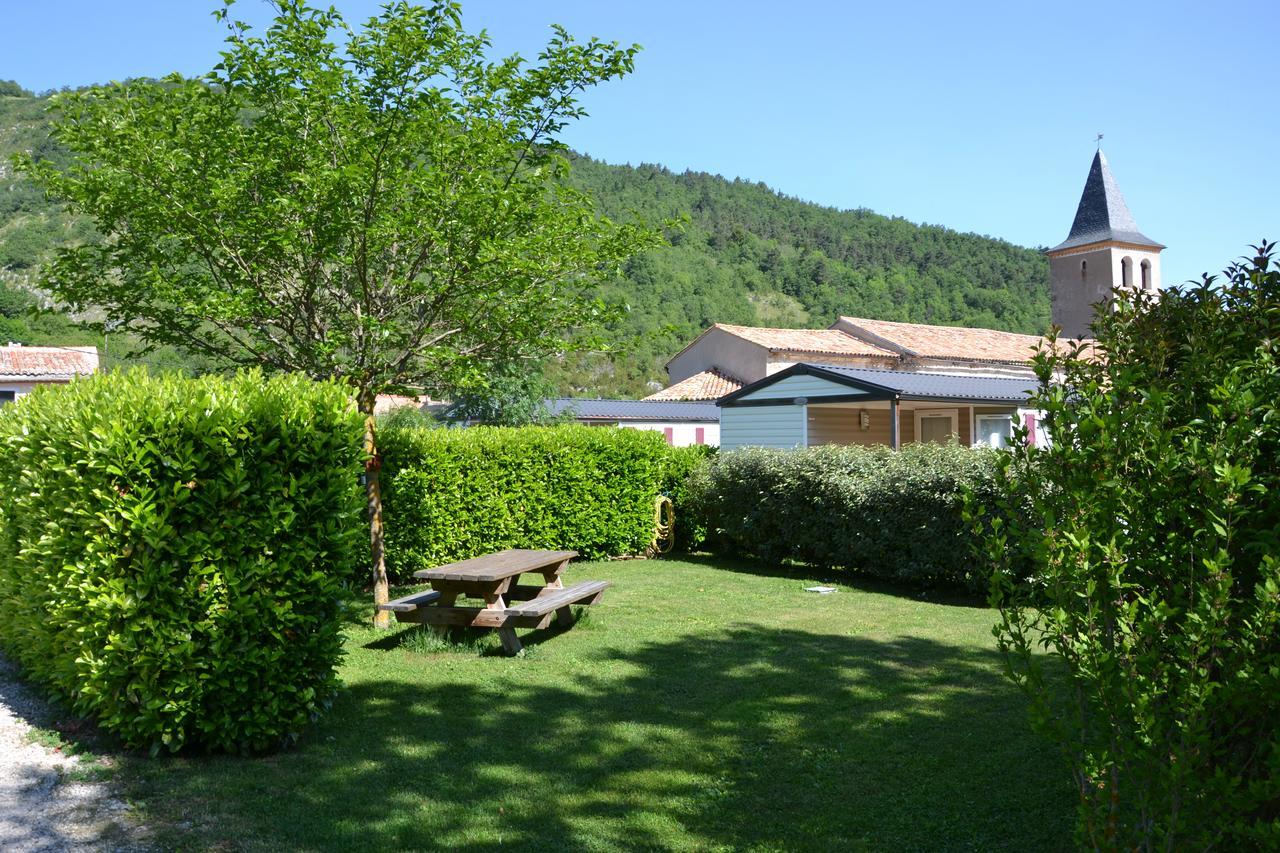ホテルCamping La Mare Aux Fees Roquefeuil エクステリア 写真