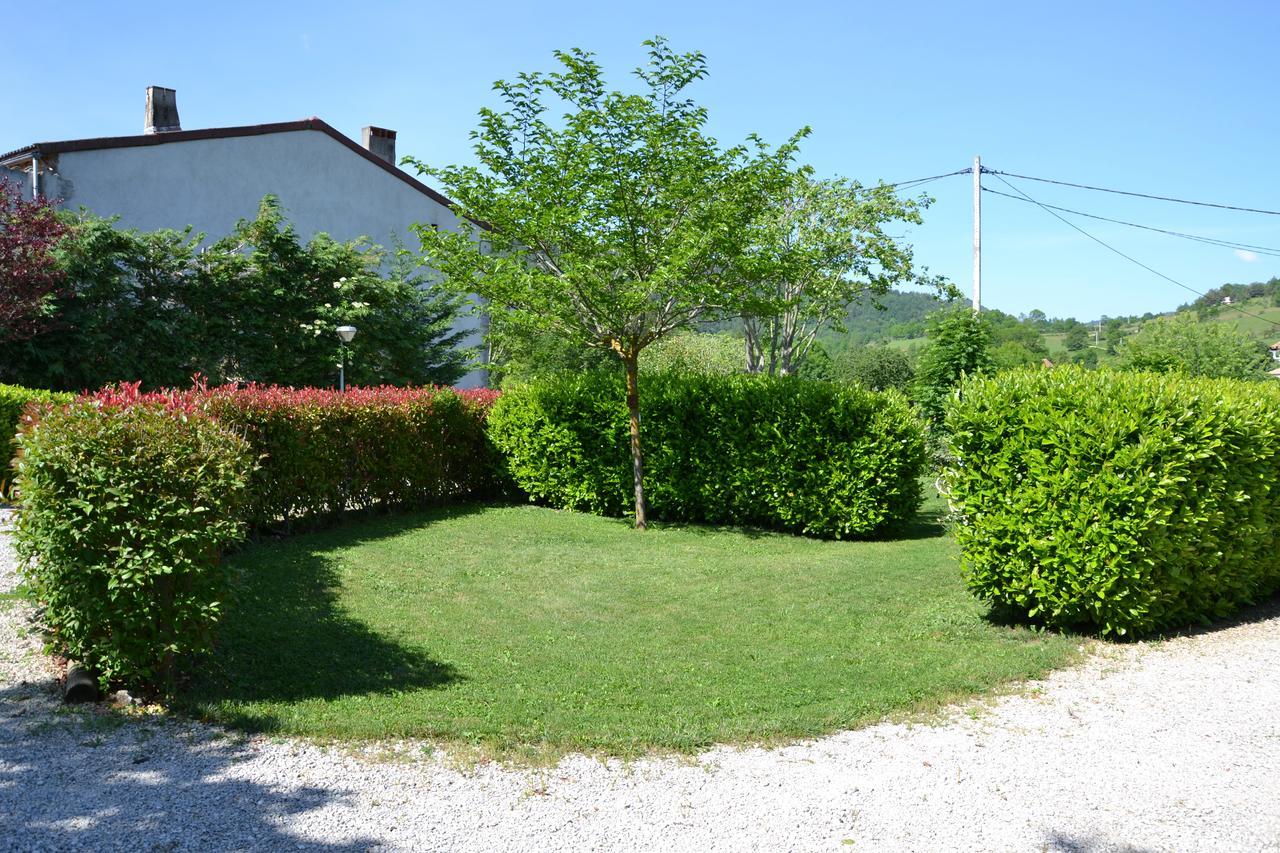 ホテルCamping La Mare Aux Fees Roquefeuil エクステリア 写真