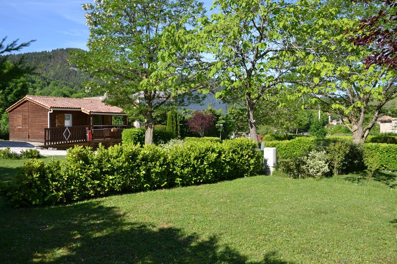 ホテルCamping La Mare Aux Fees Roquefeuil エクステリア 写真