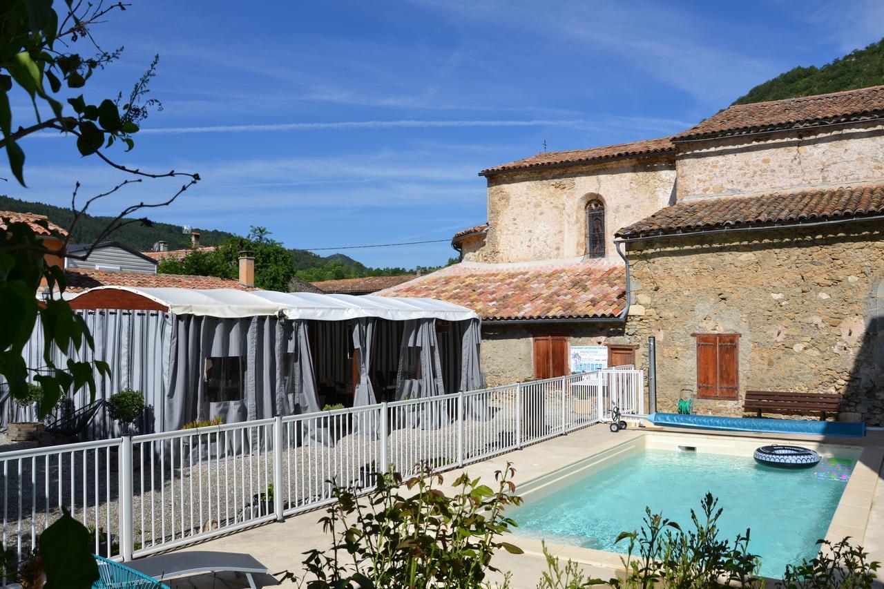 ホテルCamping La Mare Aux Fees Roquefeuil エクステリア 写真