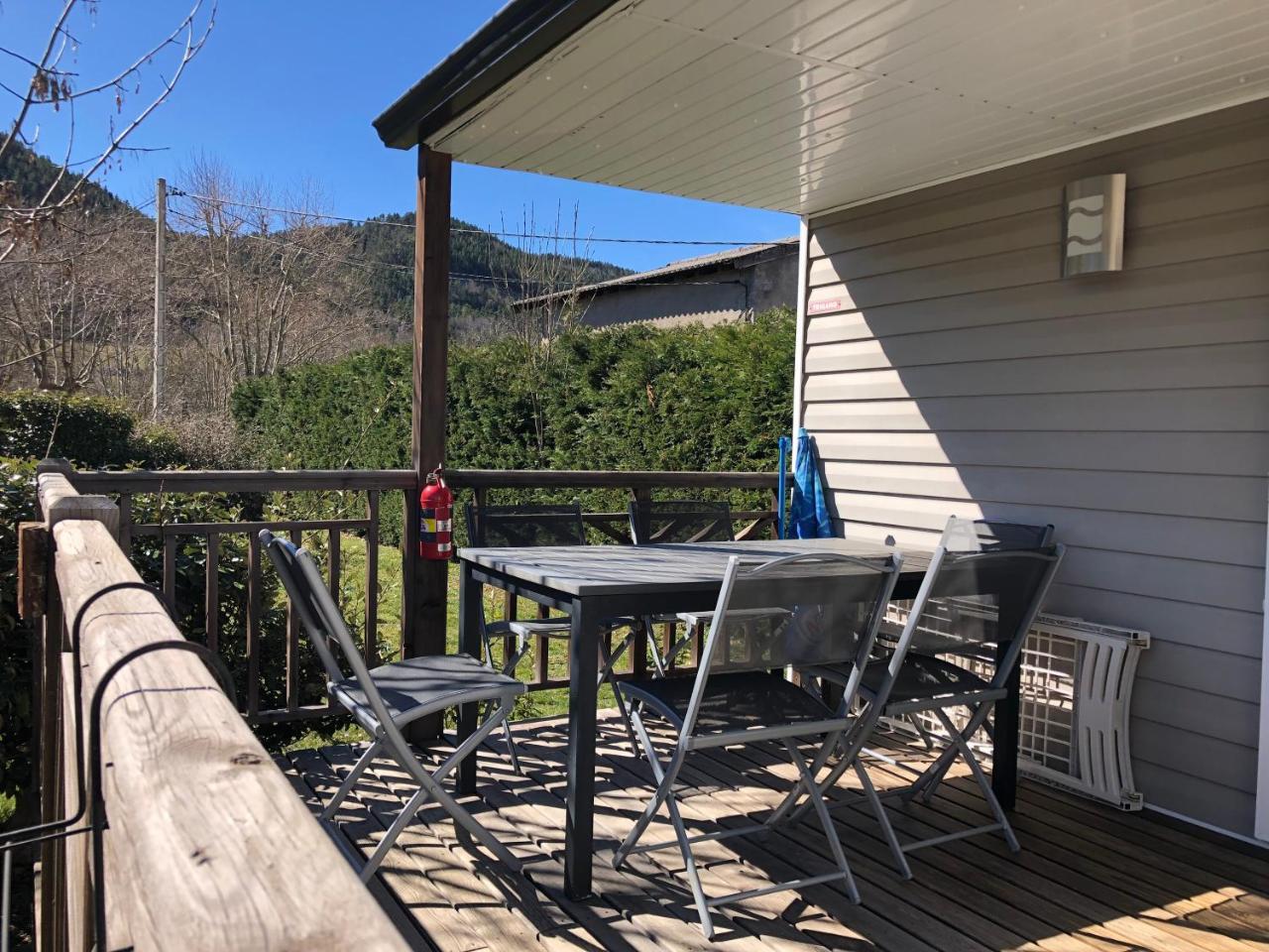 ホテルCamping La Mare Aux Fees Roquefeuil エクステリア 写真