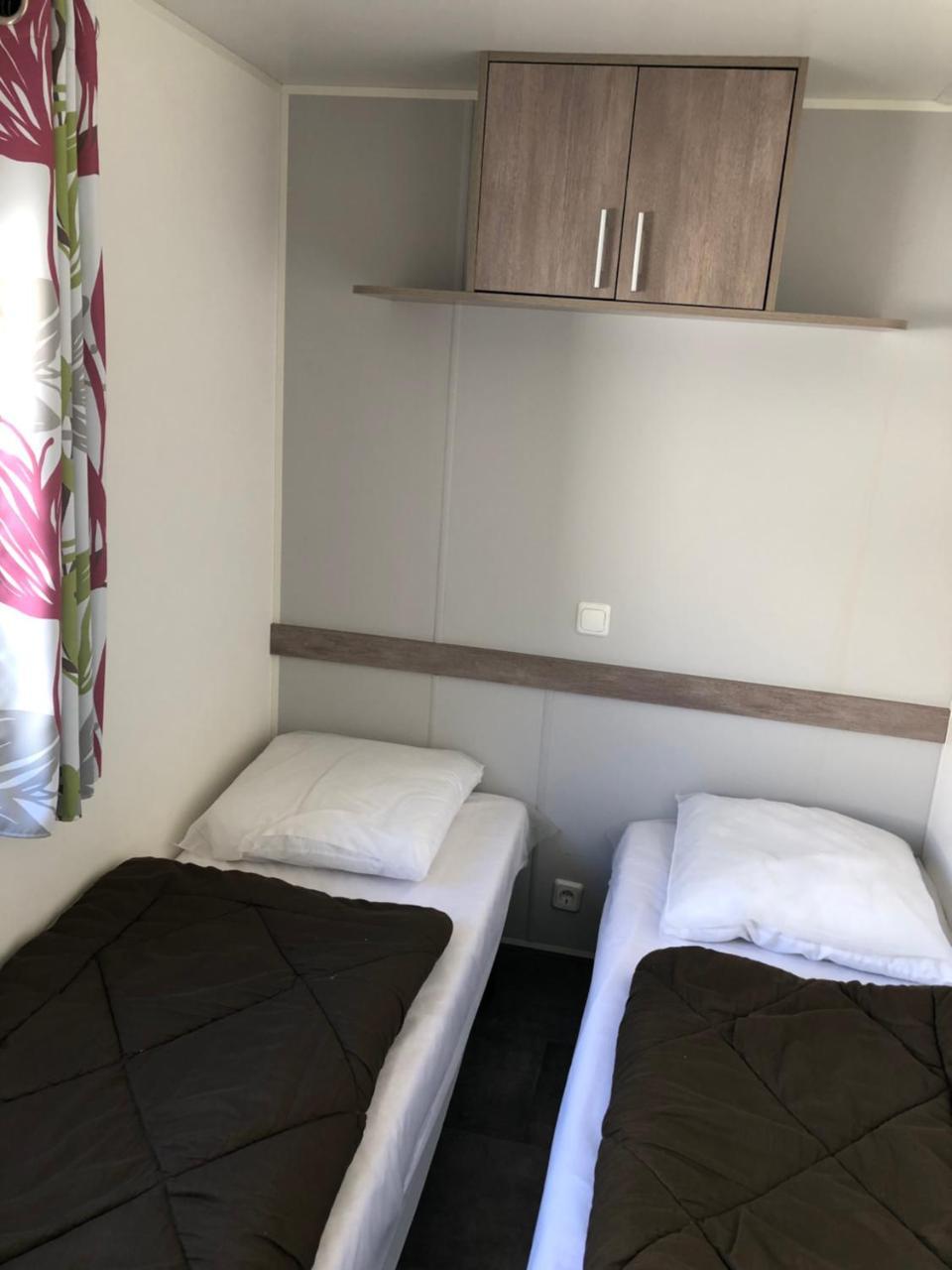 ホテルCamping La Mare Aux Fees Roquefeuil エクステリア 写真