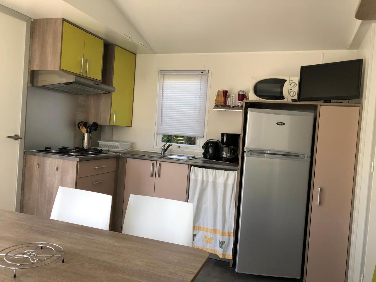 ホテルCamping La Mare Aux Fees Roquefeuil エクステリア 写真